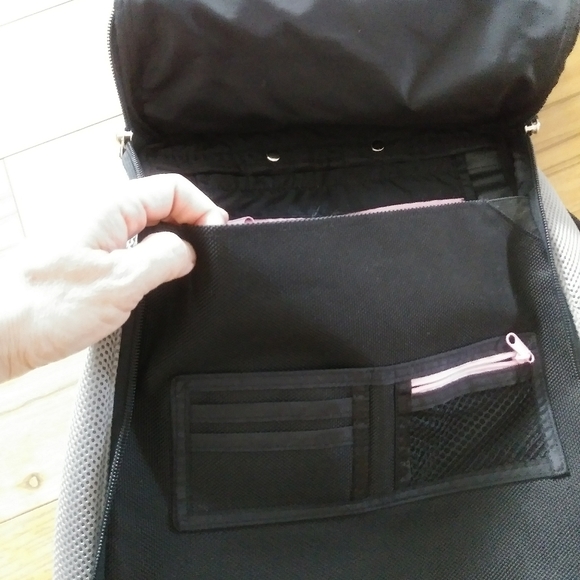 Running room backpack - Picture 3 of 6